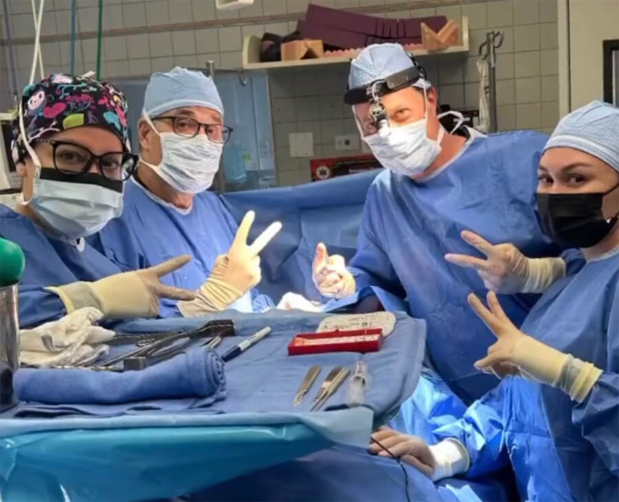 Dr Linder and Staff in the OR